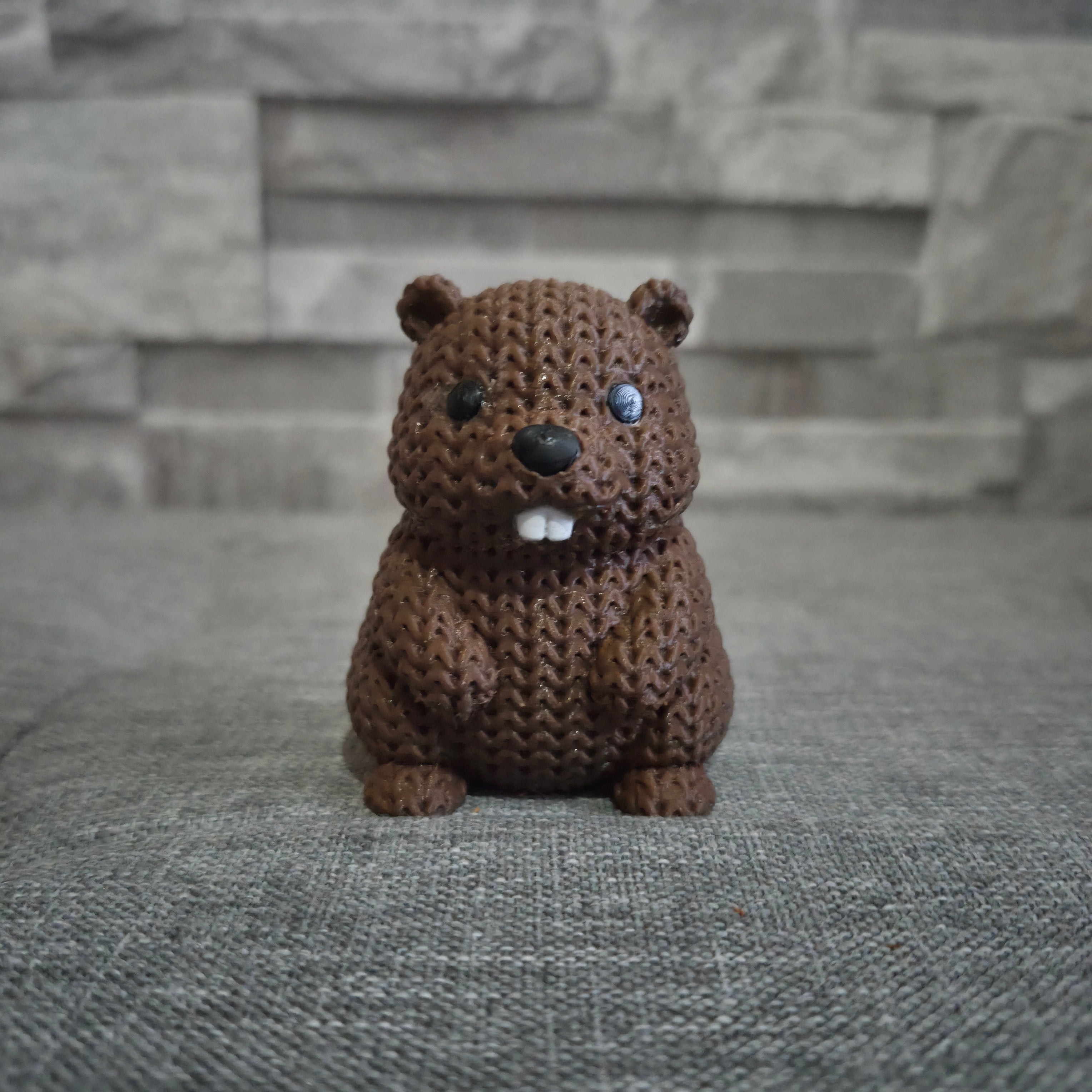 Figurine castor tricot 3D – Déco kawaii et cosy