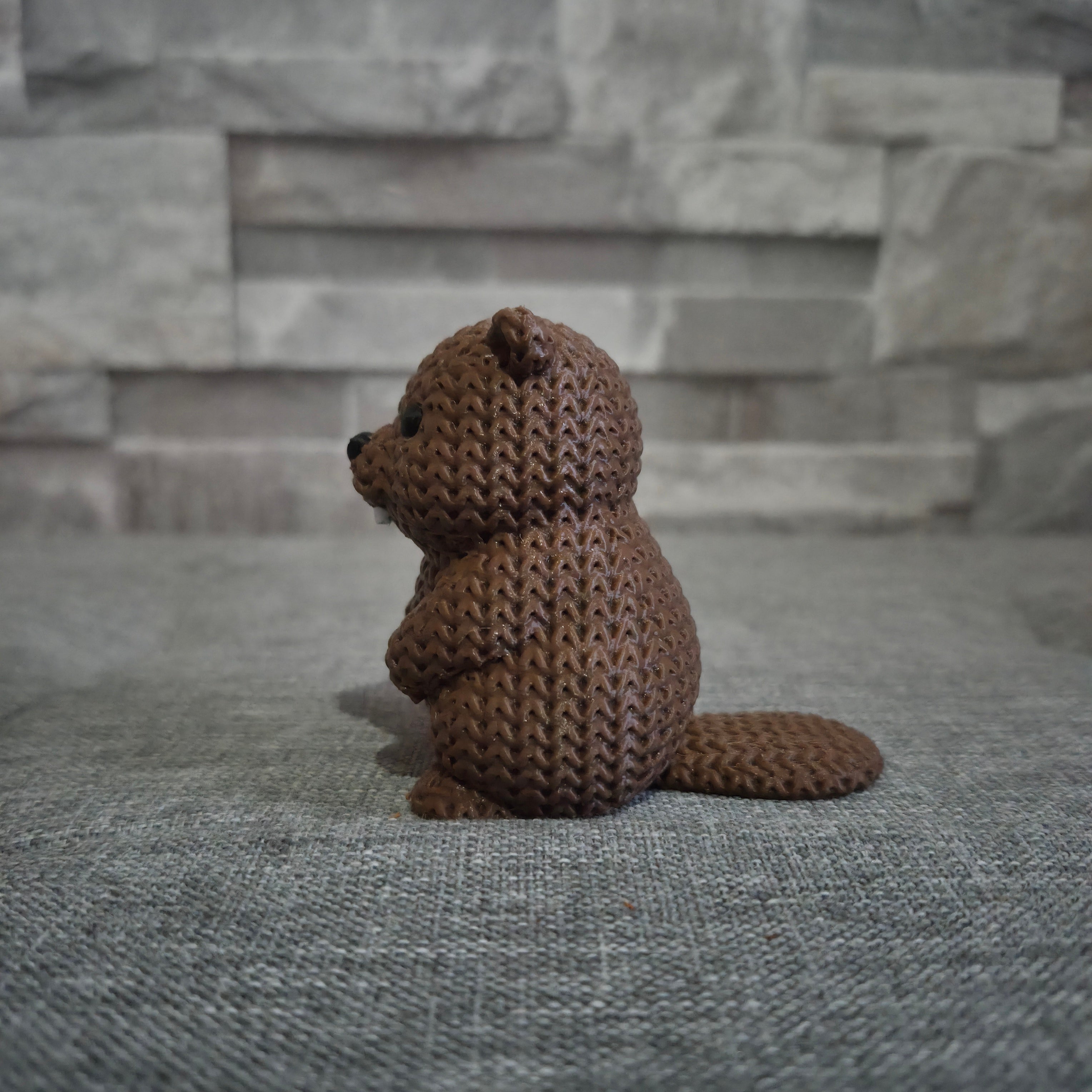 Figurine castor tricot 3D – Déco kawaii et cosy