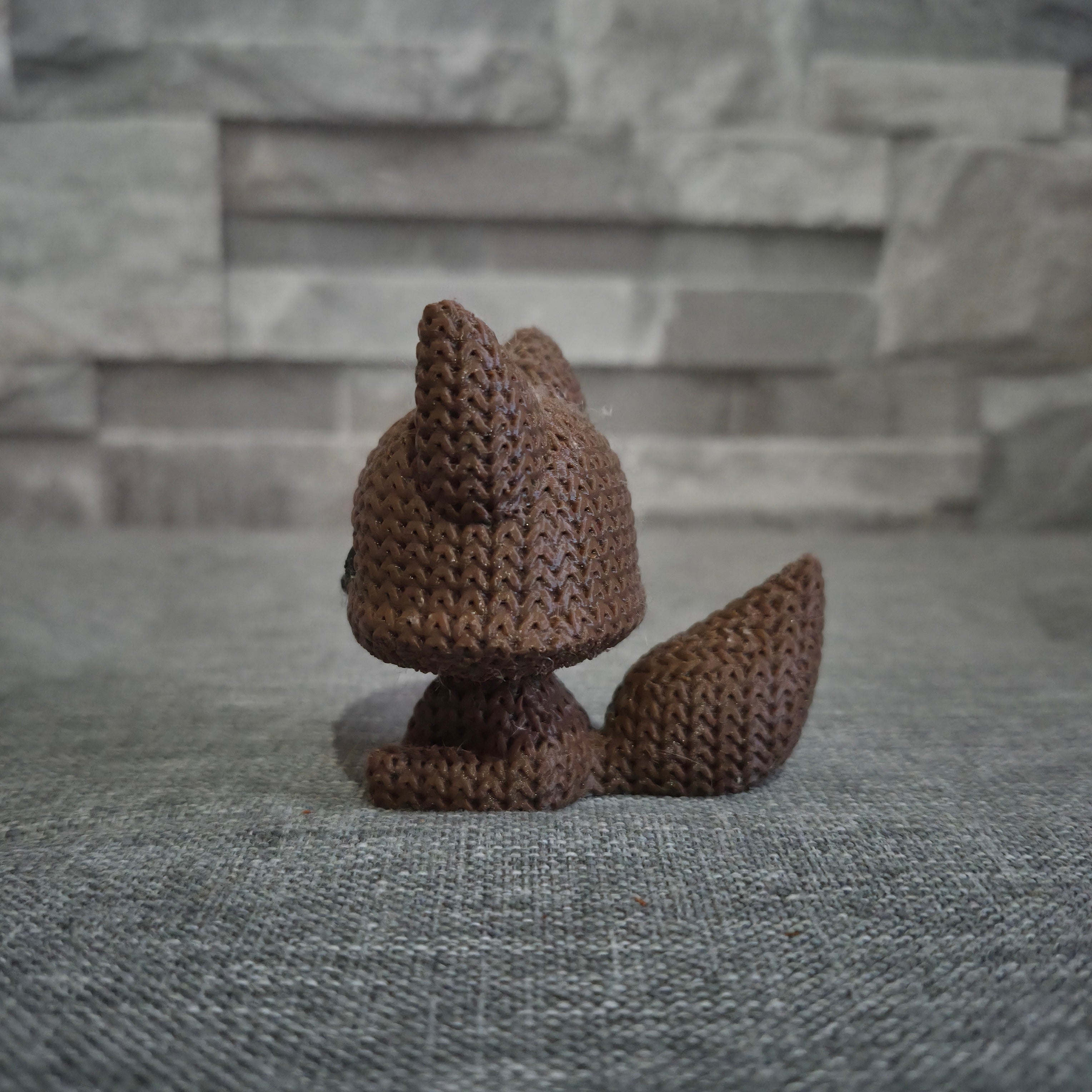 Figurine renard tricot 3D • Sculpture artisanale • Déco forestière