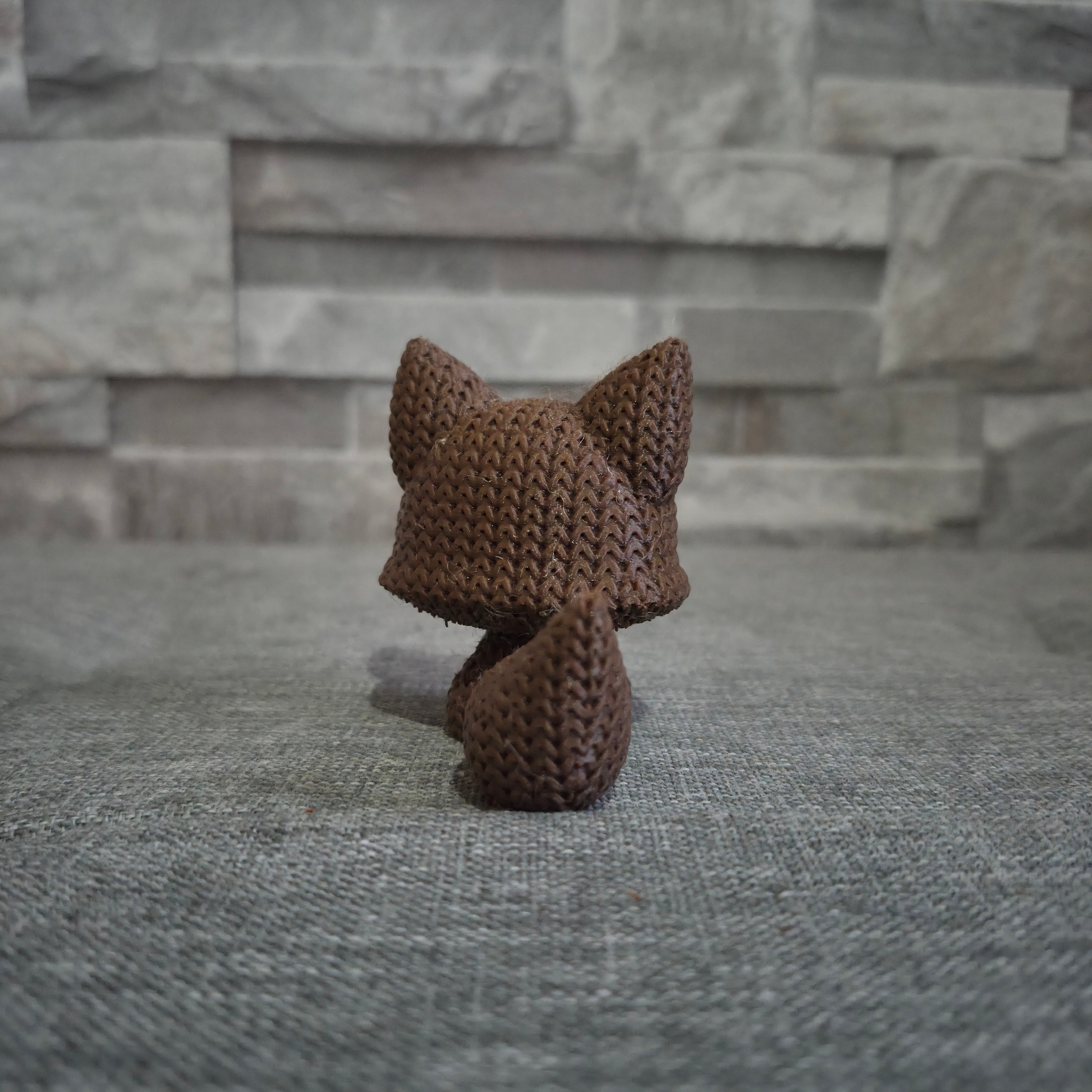Figurine renard tricot 3D • Sculpture artisanale • Déco forestière