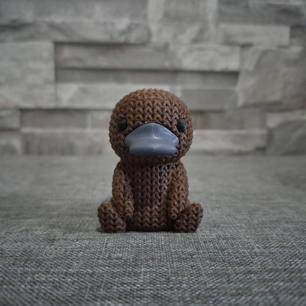 Figurine ornithorynque tricot 3D • Sculpture artisanale rare • Cadeau original
