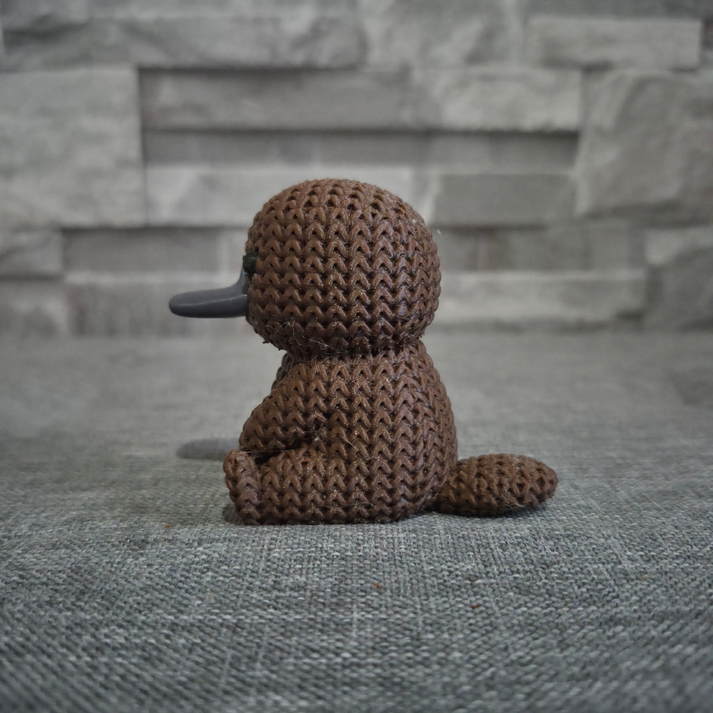 Figurine ornithorynque tricot 3D • Sculpture artisanale rare • Cadeau original