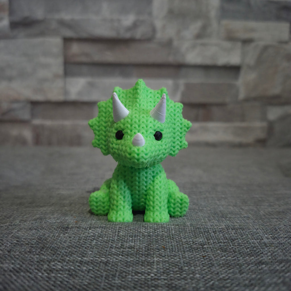 Figurine triceratops tricot 3D • Sculpture artisanale dinosaure • Déco originale