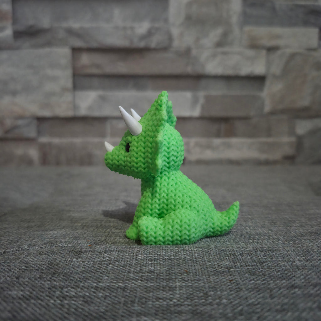 Figurine triceratops tricot 3D • Sculpture artisanale dinosaure • Déco originale