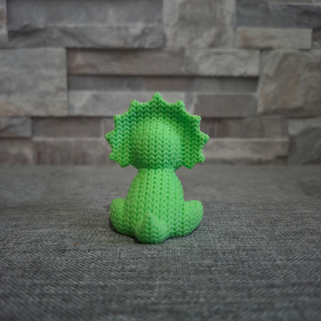 Figurine triceratops tricot 3D • Sculpture artisanale dinosaure • Déco originale