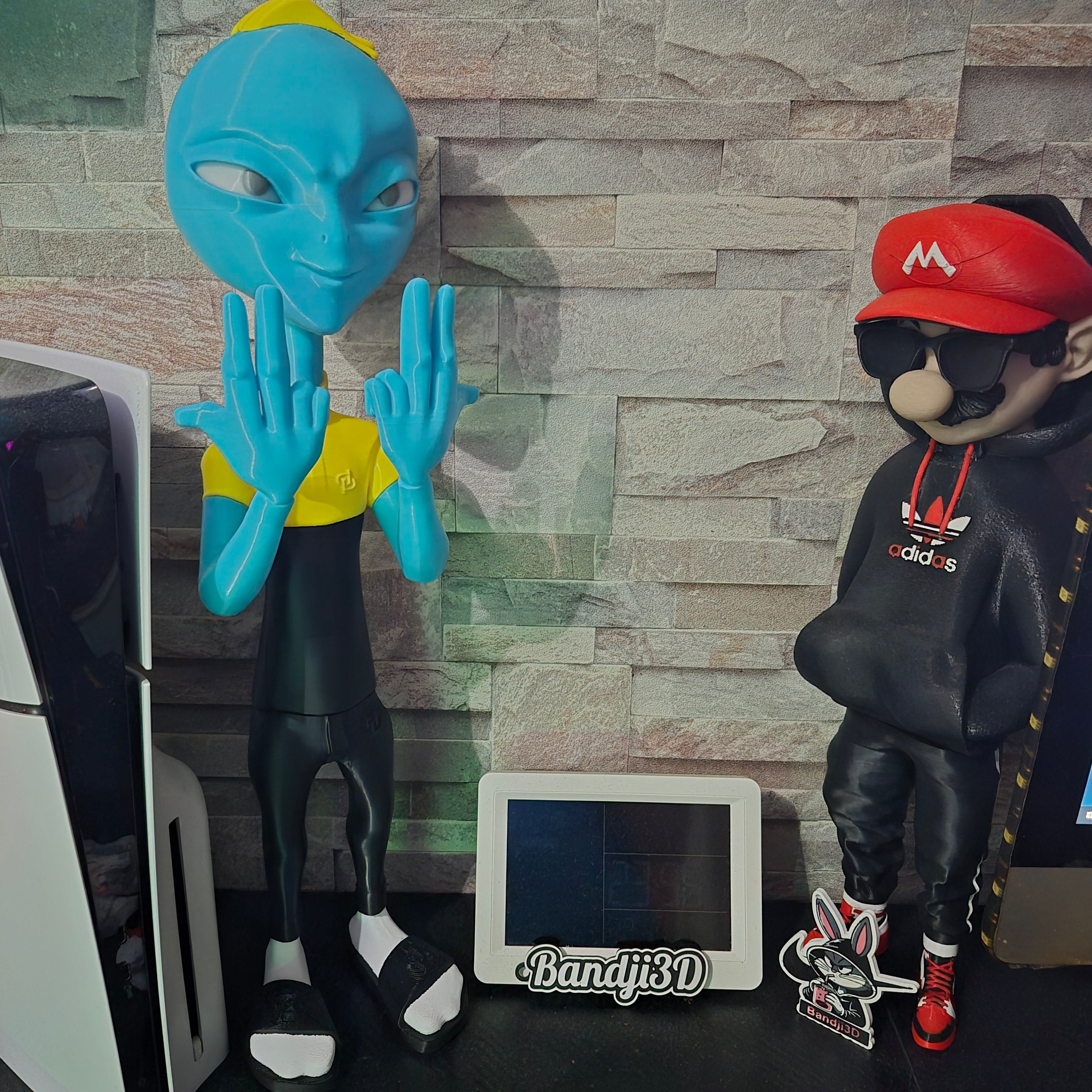 Figurine décorative JUL l’OVNI – Extraterrestre design en impression 3D – Déco originale et urbaine