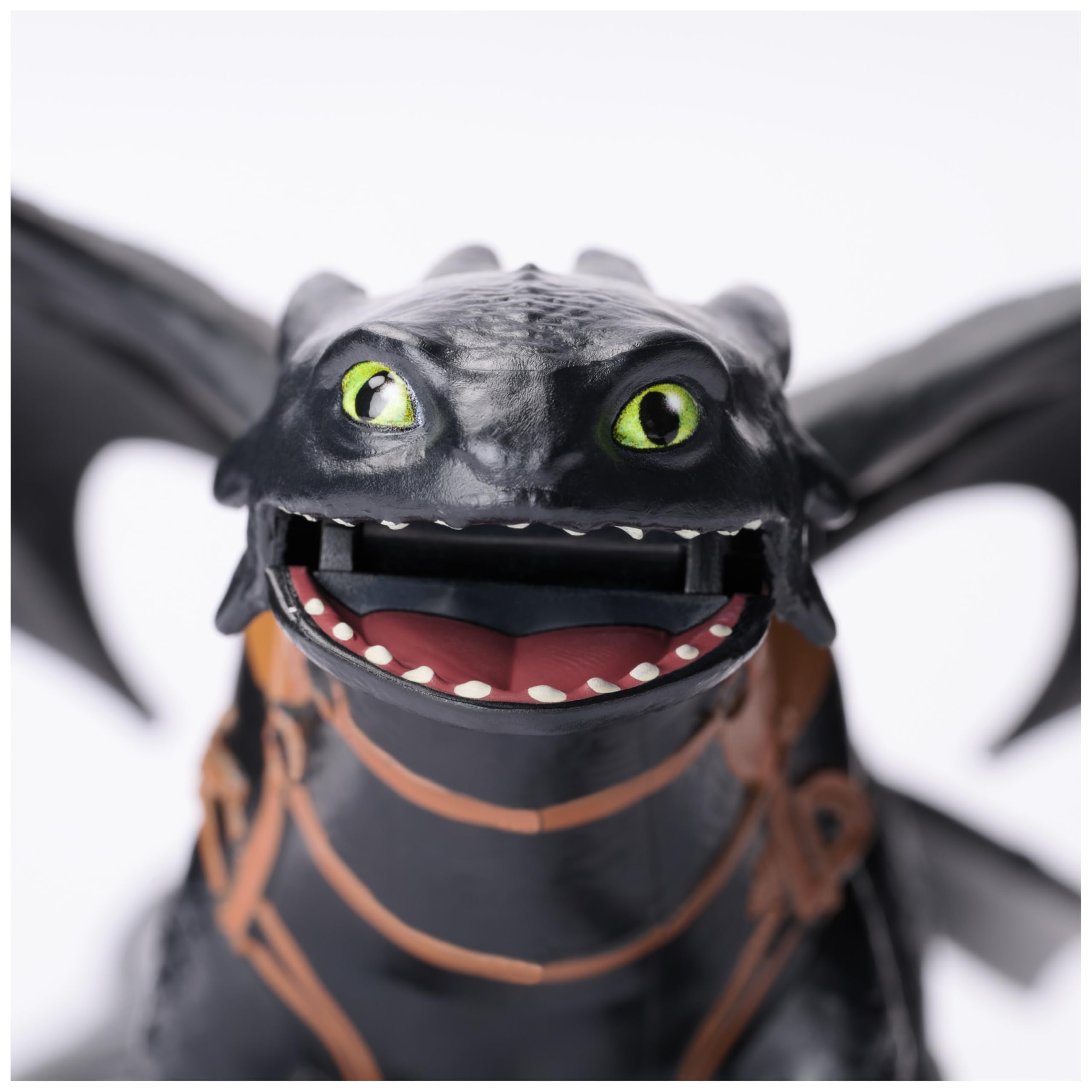 Dreamworks Dragons - Toothless Dragon Figure + Hiccup Viking Figure - 25cm Articulated Toothless Figure and 10cm Trainer - Children's Gift - Toy for Ages 4 and Up Inspired by the Movie How to Train Your Dragon