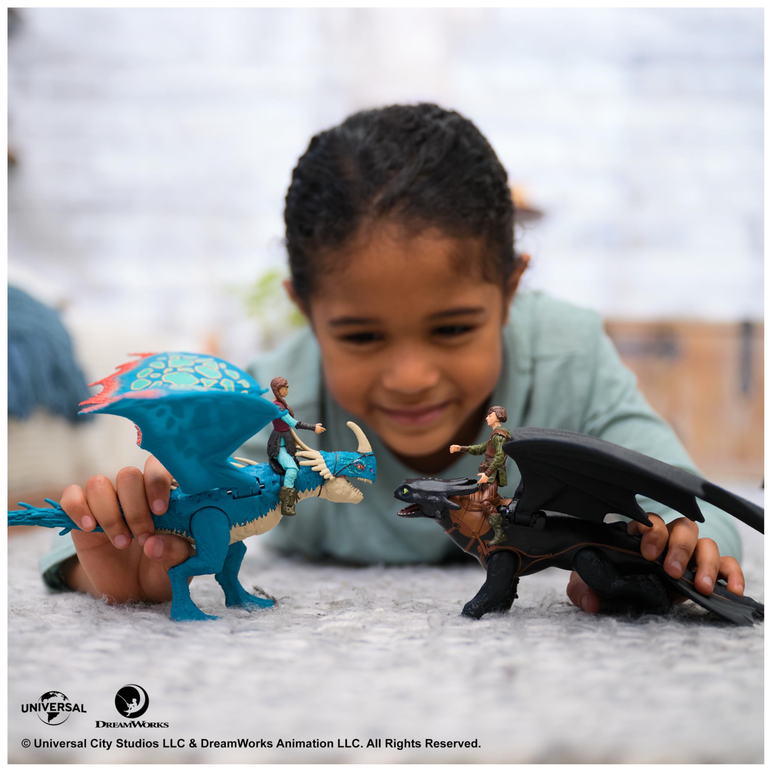 Dreamworks Dragons - Toothless Dragon Figure + Hiccup Viking Figure - 25cm Articulated Toothless Figure and 10cm Trainer - Children's Gift - Toy for Ages 4 and Up Inspired by the Movie How to Train Your Dragon