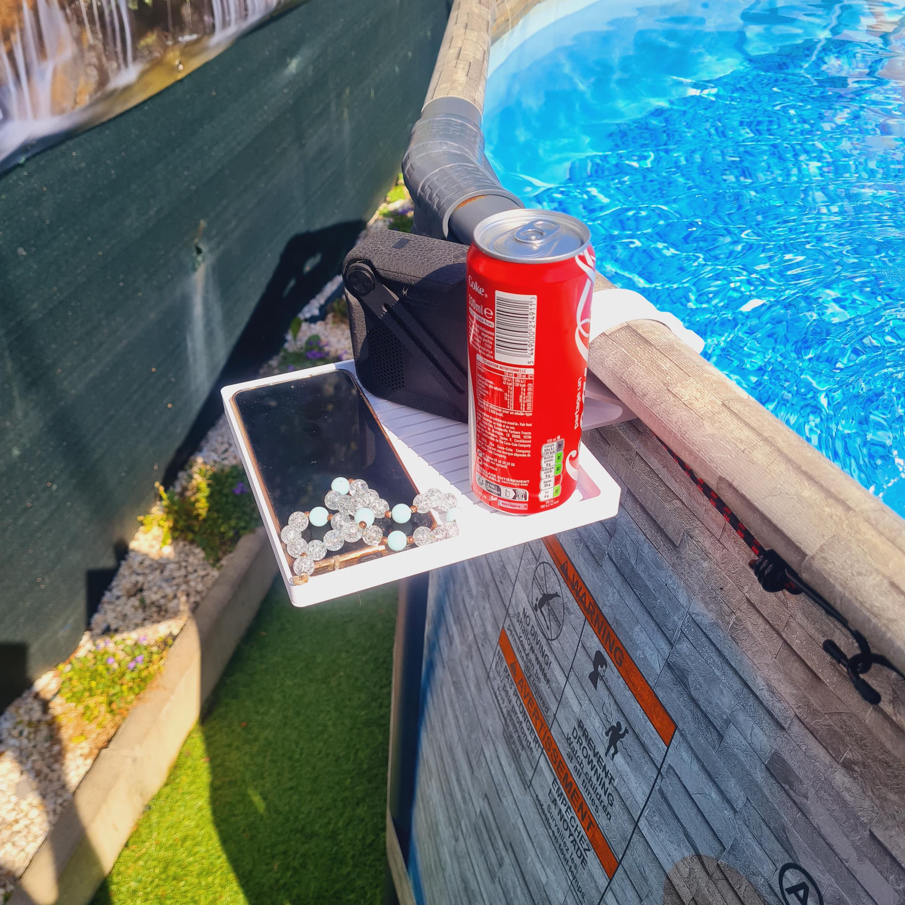 Support Piscine 3D – Plateau Flottant Boisson & Smartphone | Bandji3D Bandji3D