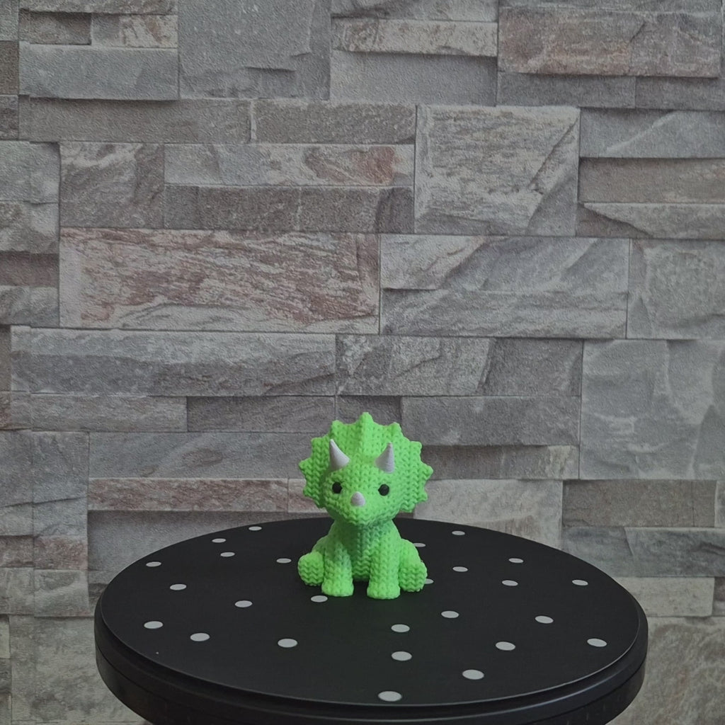 Figurine triceratops tricot 3D • Sculpture artisanale dinosaure • Déco originale