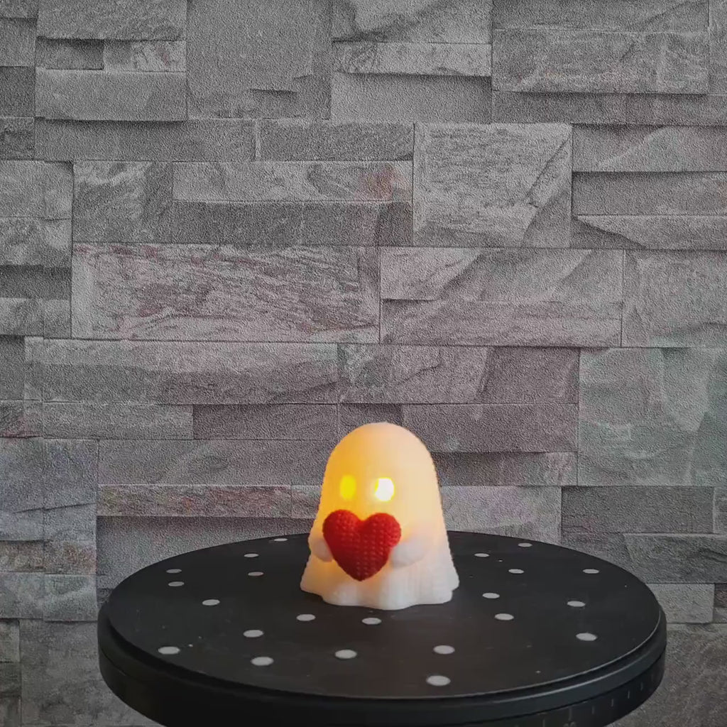 3D Knitting Effect Ghost with Heart – Halloween &amp; Valentine's Day Candle Holder