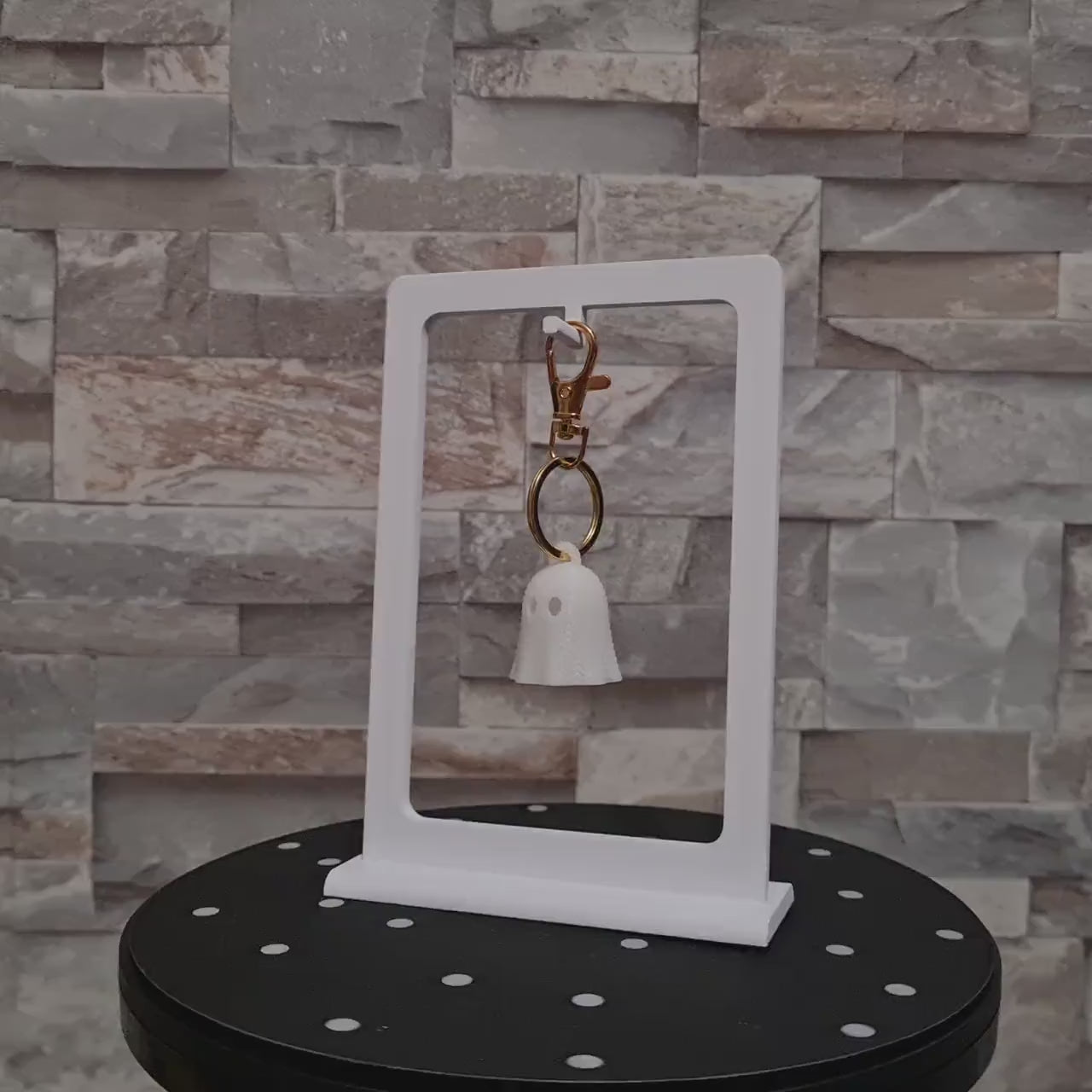 Porte-clés fantôme tricoté en 3D–Accessoire d'Halloween mignon | Bandji3D