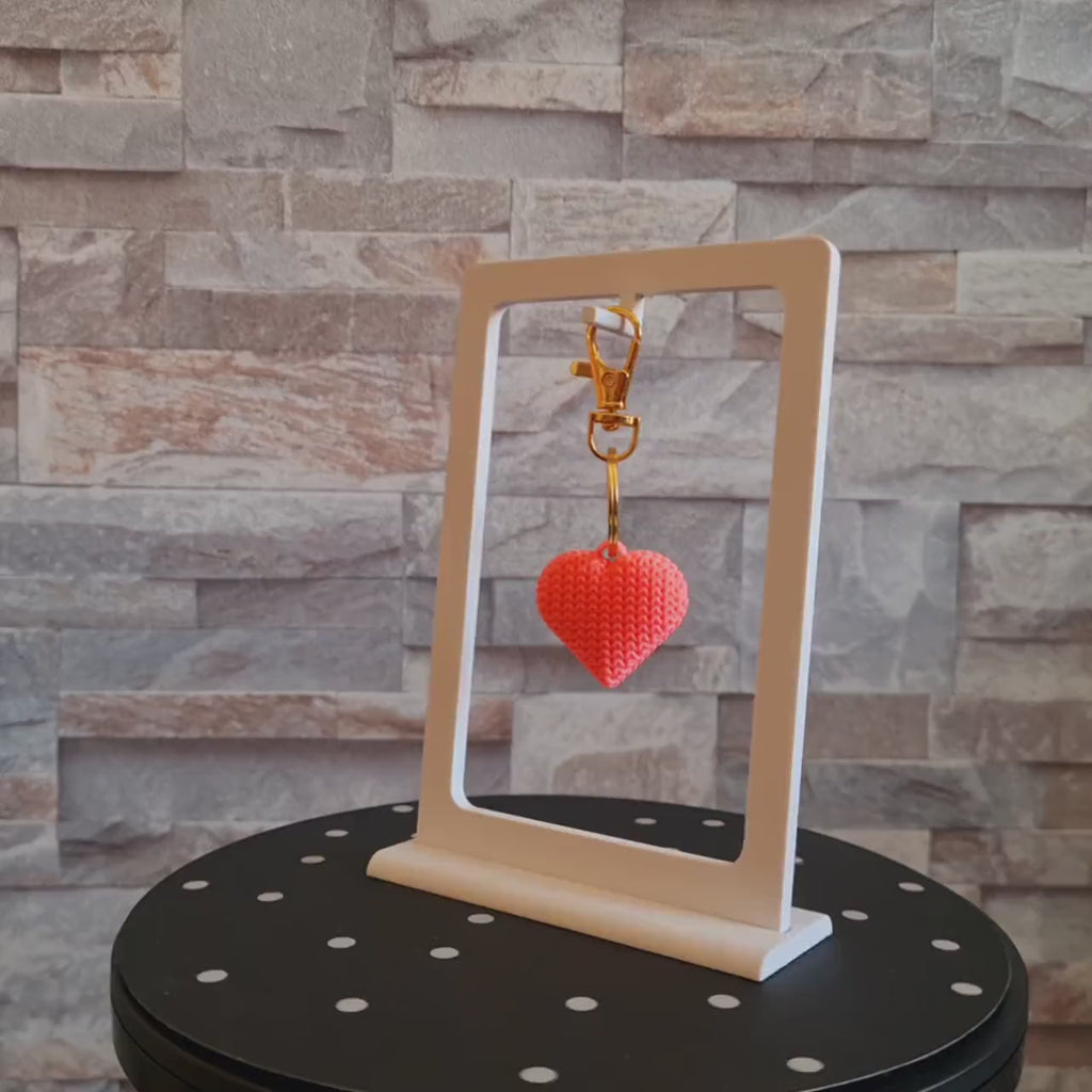 3D knitted heart keychain – An adorable gift for love and friendship