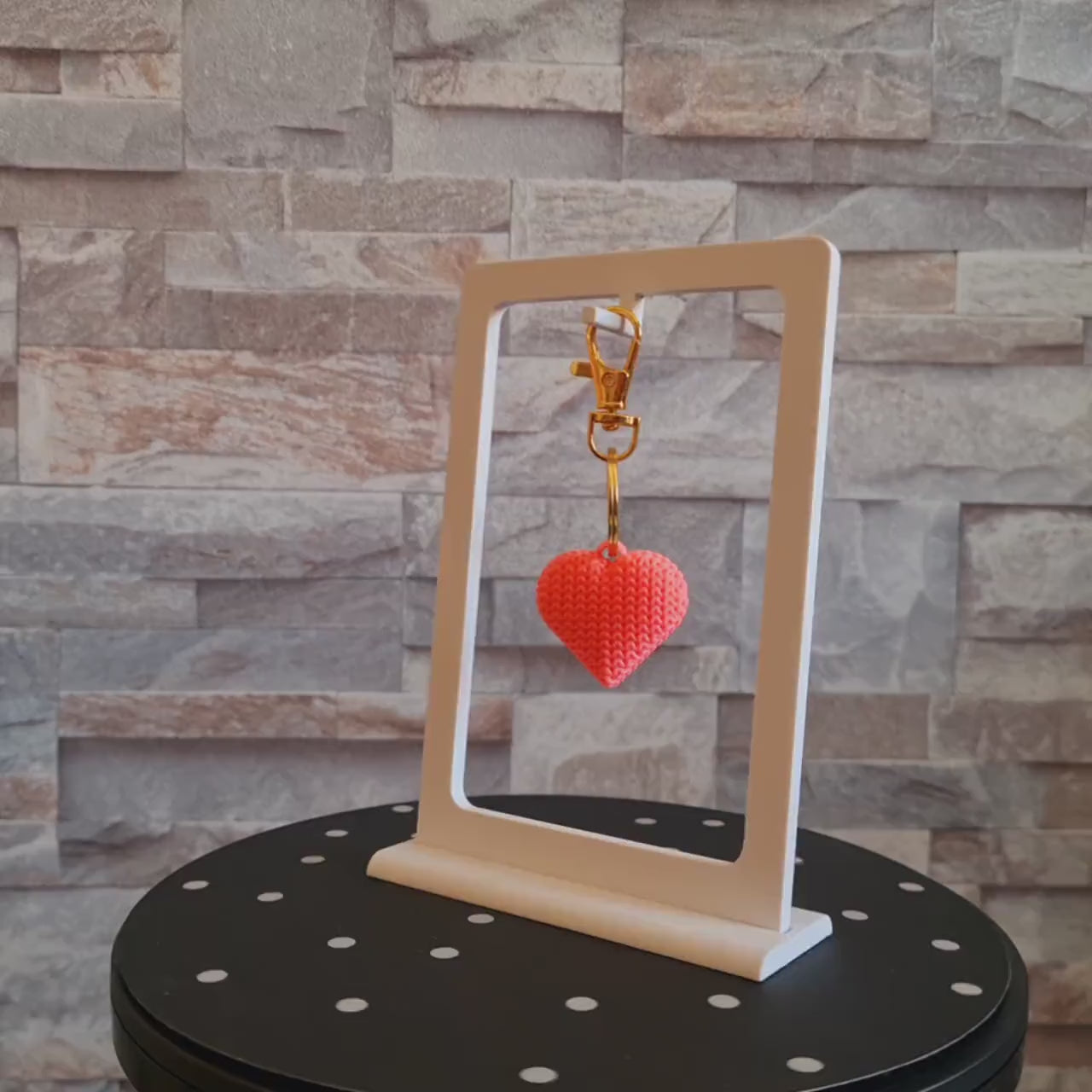 Porte-clés cœur tricoté 3D–Un cadeau adorable pour l'amour et l'amitié | Bandji3D